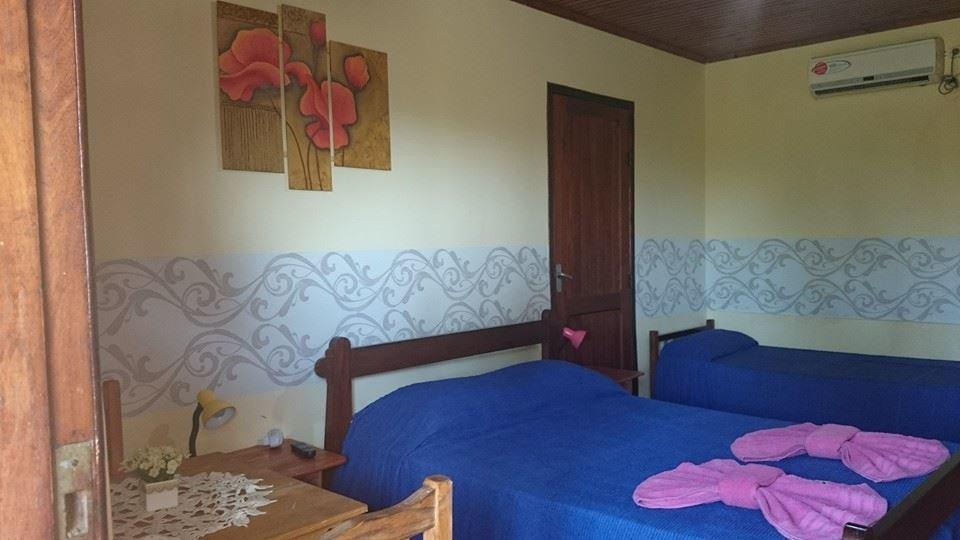 Hostel Y Posada Colibri プエルト・イグアス エクステリア 写真